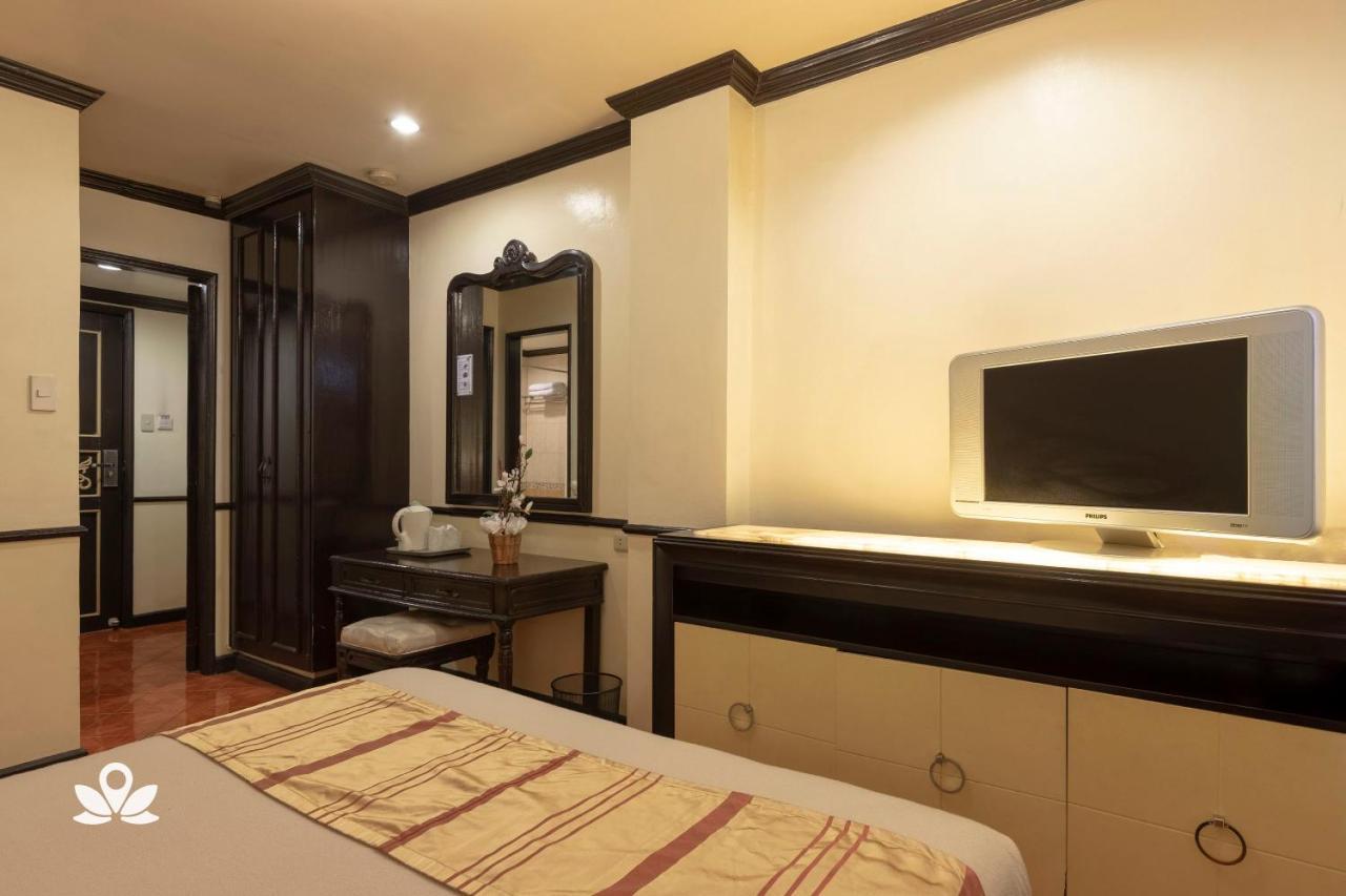 Zen Rooms Camelot Hotel Qc Кесон-Сити Экстерьер фото