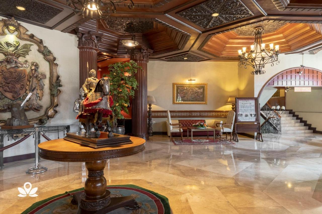 Zen Rooms Camelot Hotel Qc Кесон-Сити Экстерьер фото