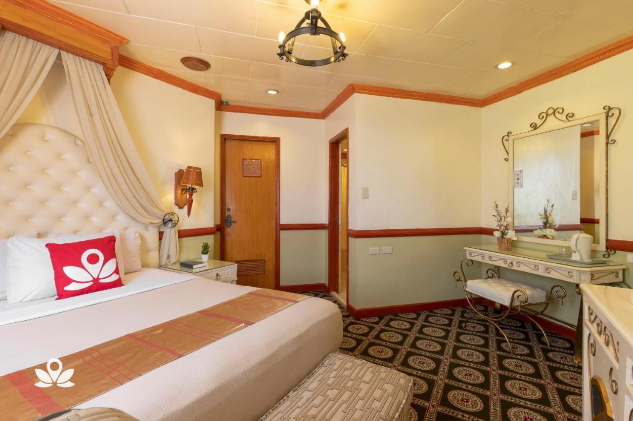 Zen Rooms Camelot Hotel Qc Кесон-Сити Экстерьер фото